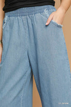 Easy Does It Frayed Wide-Leg Denim Pants (Light Denim)