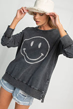 Mineral Wash Smiley Happy Face Pullover Curvy (Black)