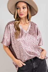 Lindsay Flowy V-neck Animal Print Top (Mauve)