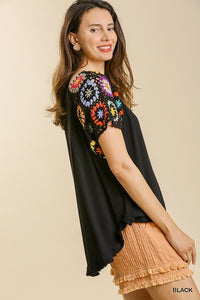 Donna Crochet Sleeve Frayed Top (Black)