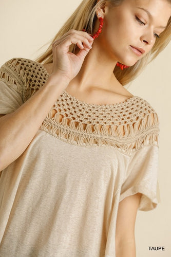 Emery Crochet Yoke Short Sleeve Top (Taupe)