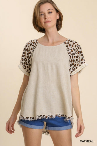 Alayna Animal Pring Sleeve Frayed Top (Oatmeal)