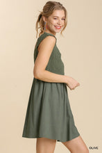 Linen Blend Short Sleeve Popcorn Texture Detail Dress (Olive)