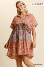 Abilene Mixed Print Short Sleeve Dress Curvy (Salmon Mix)